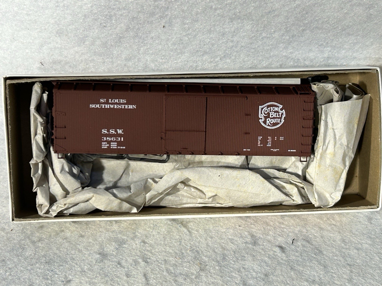 Select Accurail Various RR 40’ Box Car Kits HO