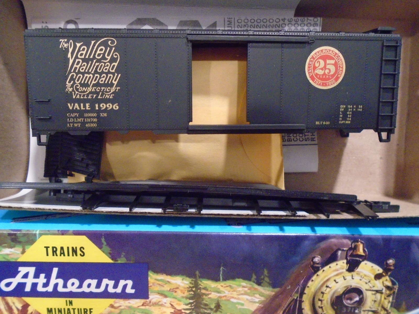 CUSTOM Athearn #1200 VALLEY RAILROAD 25TH ANIV. 1996 40′ Single Door Box Car
