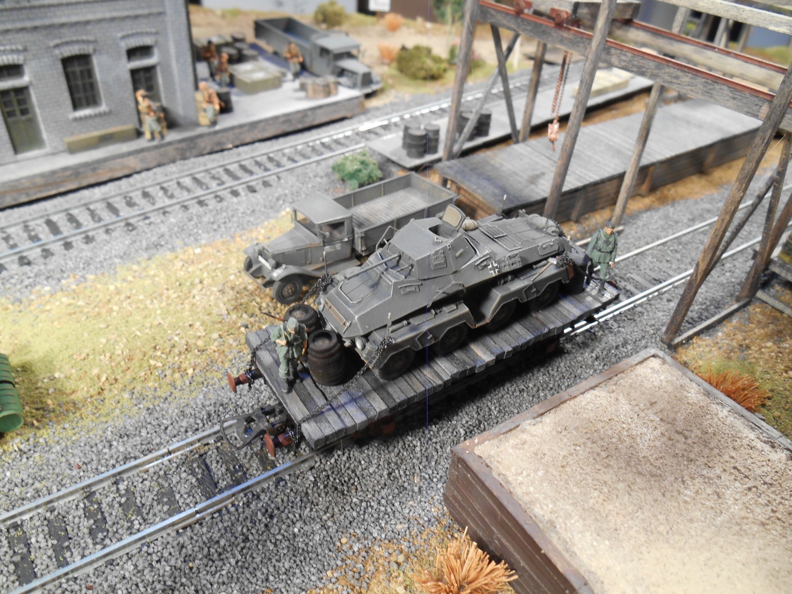 HO Roco Minitank 7th Panzer Army Armored Car with Soldiers A2878 Custom