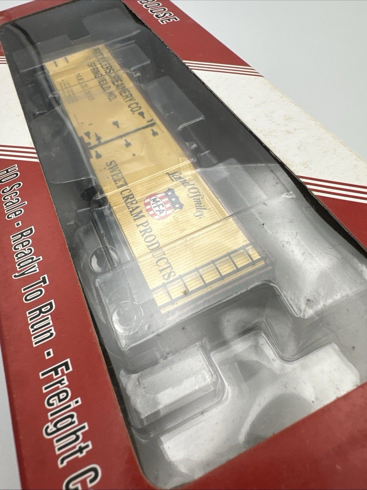 RED CABOOSE-#RR-34317-02-LAND O SMILES-REEFER #103-HO SCALE – Brand New
