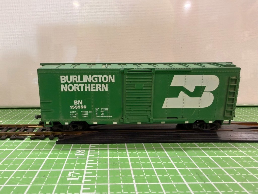 LOT of 4 Vintage HO Scale Box Cars 2 by Buchmann 2 Unknown Manufacturer. Read.