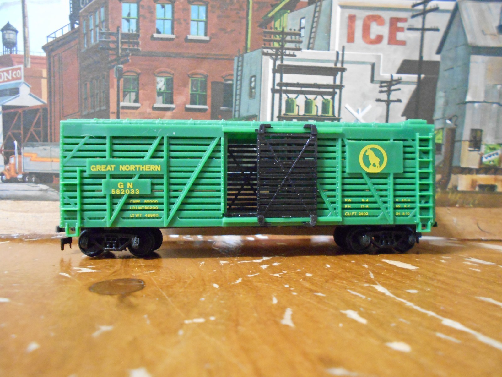 HO Train Model Power Great Northern 40′ Stock Car #582033