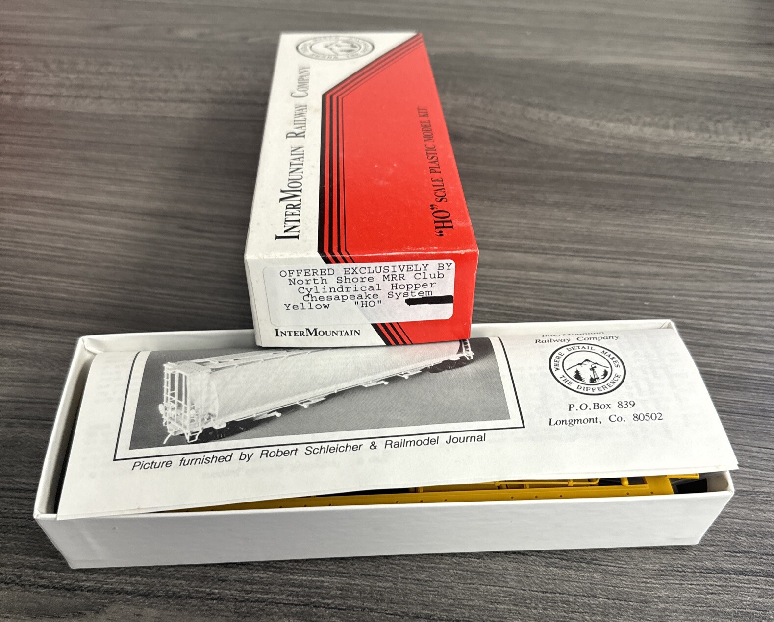 InterMountain HO Kit Cylindrical Hopper – Chesapeake System – Yellow & NIB!