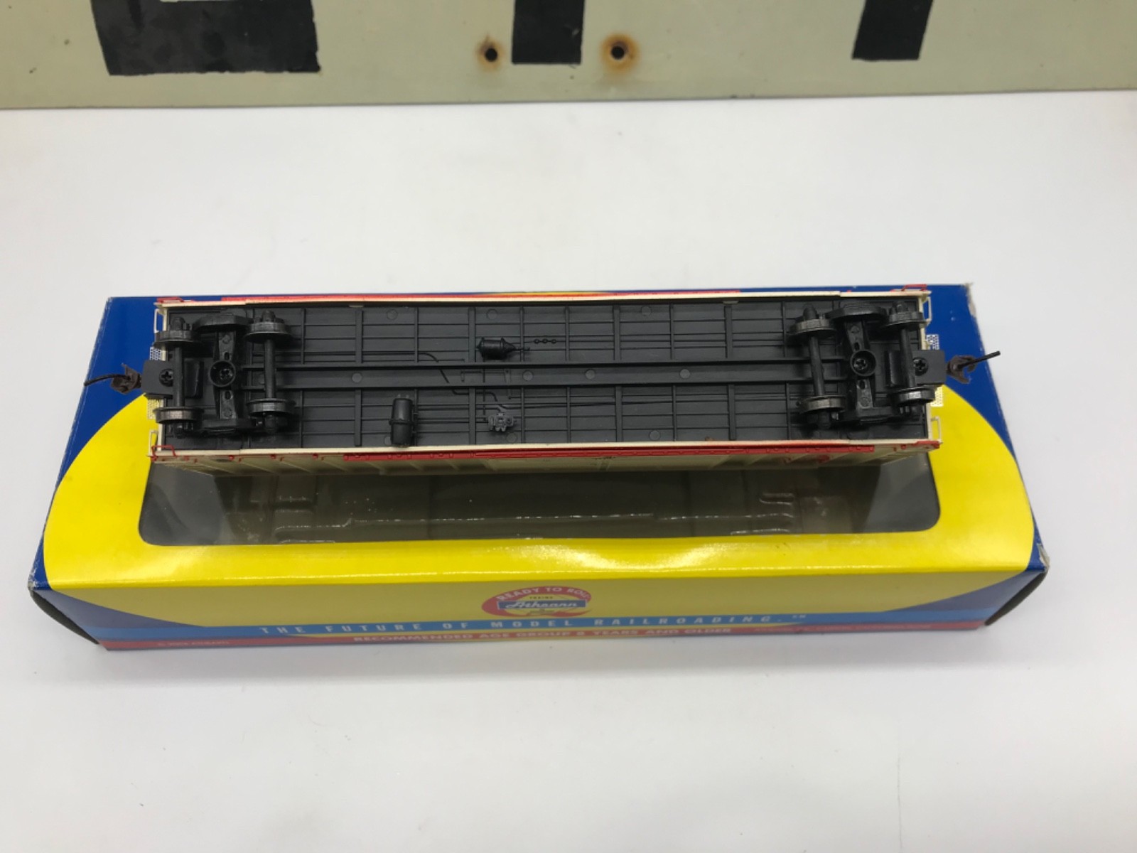 Athearn Ho Scale Sierra Railroad 50′ FMC Boxcar Road #5036 RTR NOS
