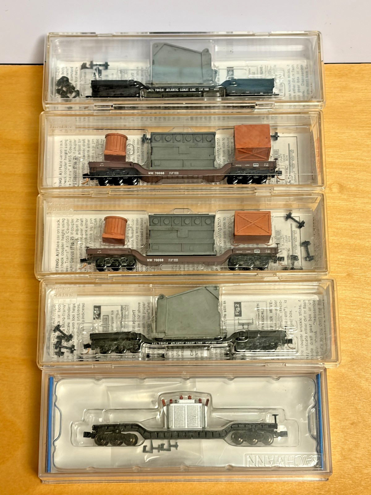 5-Pack MTL and Bachmann Flat Cars with Load, New in Box
