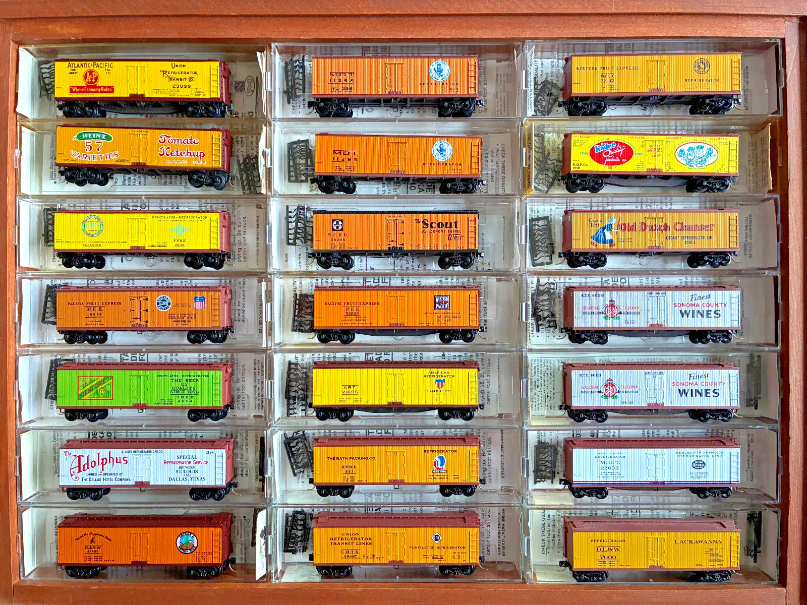 MICRO-TRAINS / MTL N-SCALE REEFER CARS – VINTAGE SEE PICS / LISTING FOR DETAILS