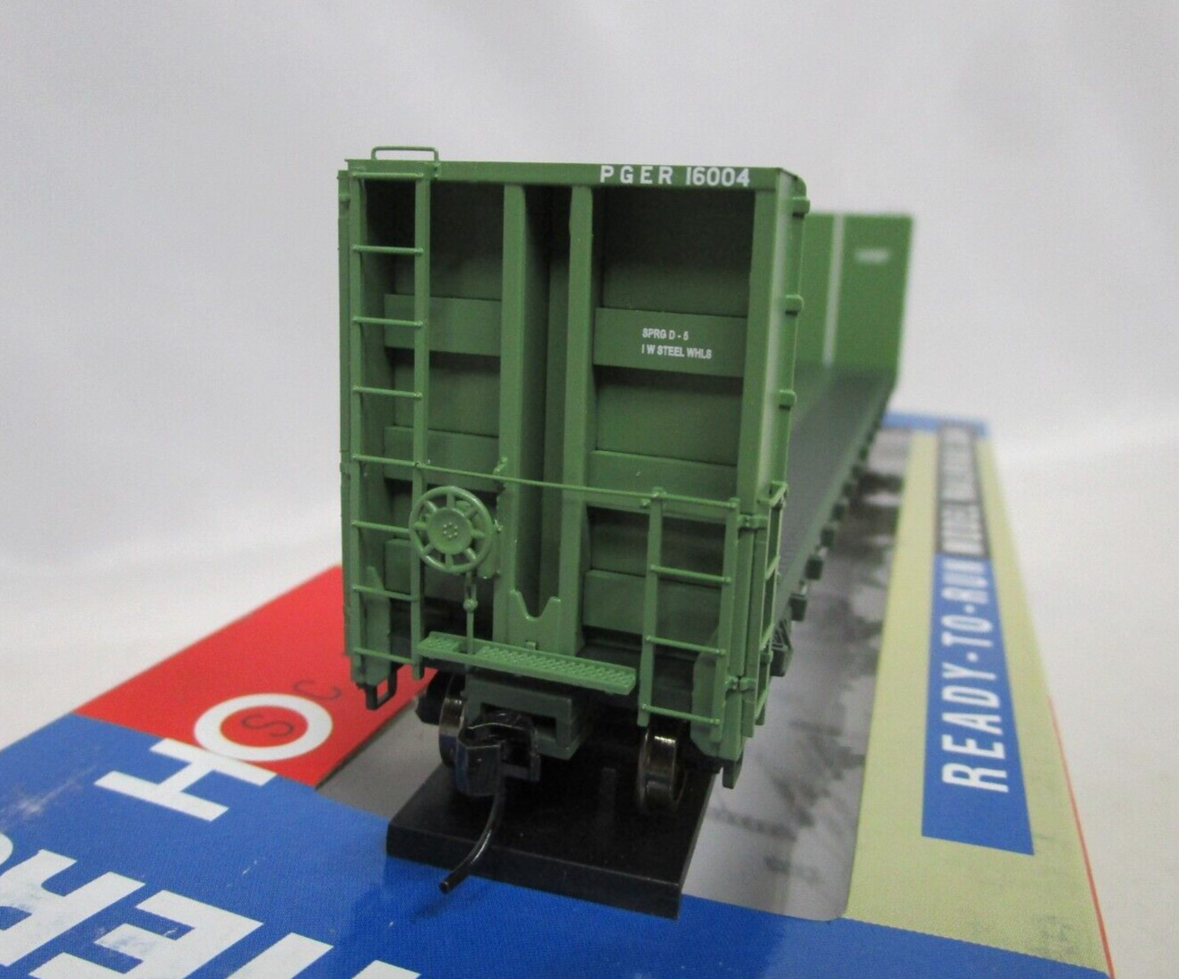 Walthers HO Scale PGE Pacific Great Eastern Canadian 50′ Bulkhead Flat Car NOS
