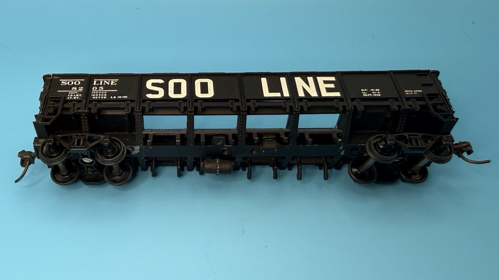 Vintage HO Scale All Metal Operating SOO Line Ore Car 8205 Kadee