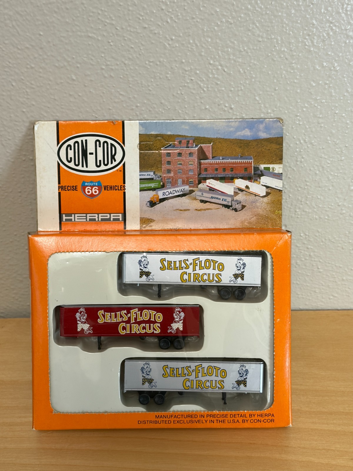 N Scale Con-Cor 0004-005100 3-pc 40′ Piggyback Box Trailers