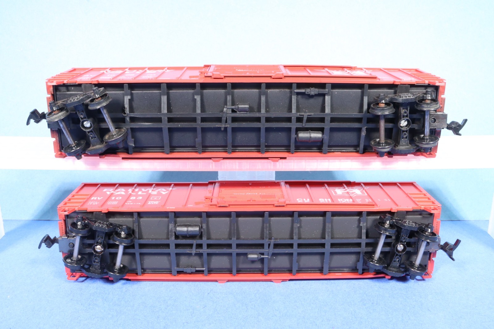 Lot of 2 Athearn HO Scale Rahway Valley RTR 50′ Box Cars 1008 1083