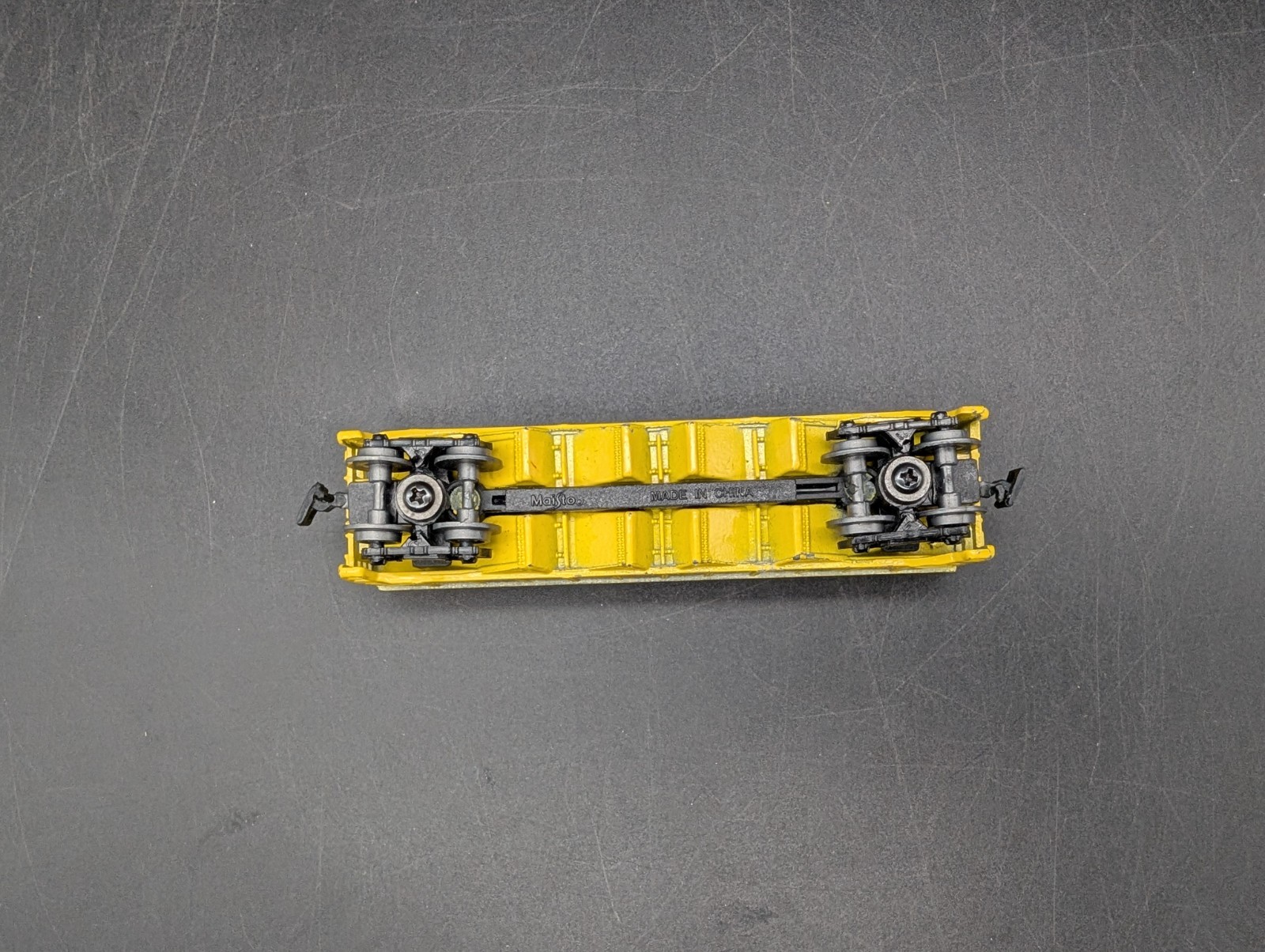 MAISTO ON TRACK DIECAST METAL & PLASTIC DELAWARE & HUDSON 4 BAY HOPPER