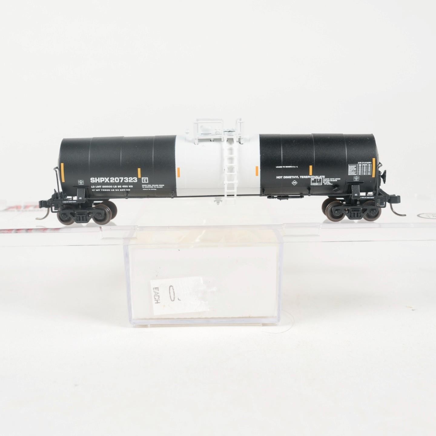 Atlas Master Line N Scale Invista SHPX #207323 23,500 Gallon Tank Car