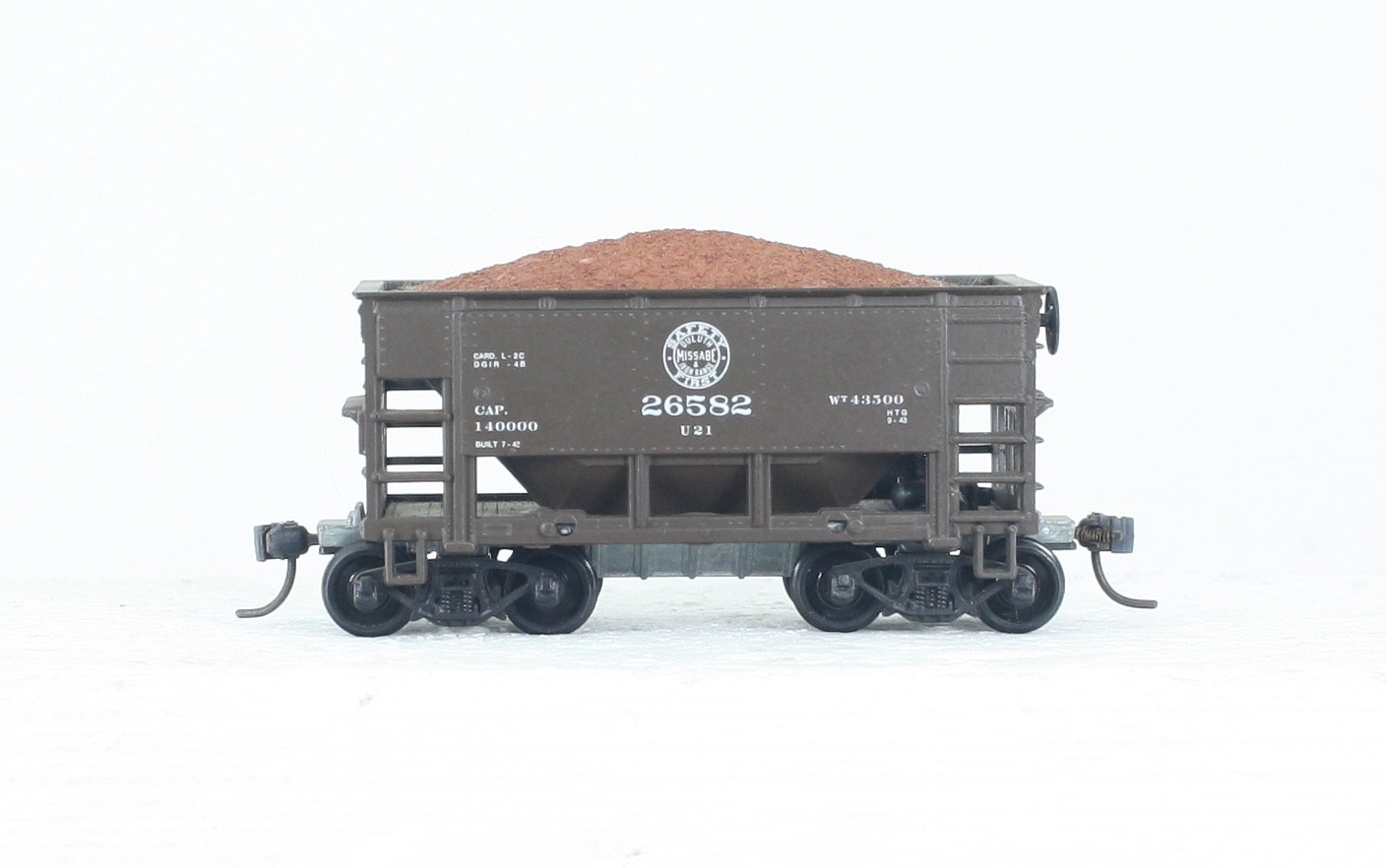 HO Scale Roundhouse 1323 DM&IR Missabe Road 26’ Square Side Ore Car #26582