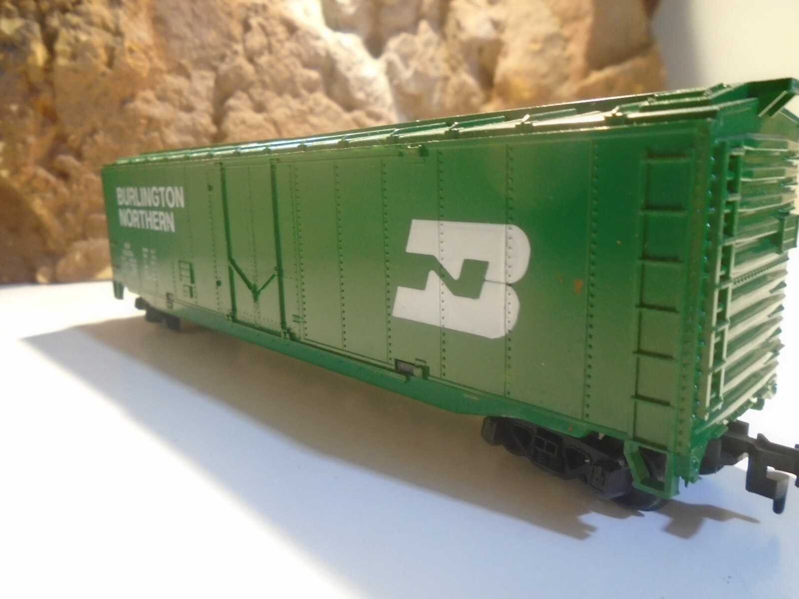 AHM HO BURLINGTON NORTHERN BOXCAR BN1000024, HONG KONG 1-151-1