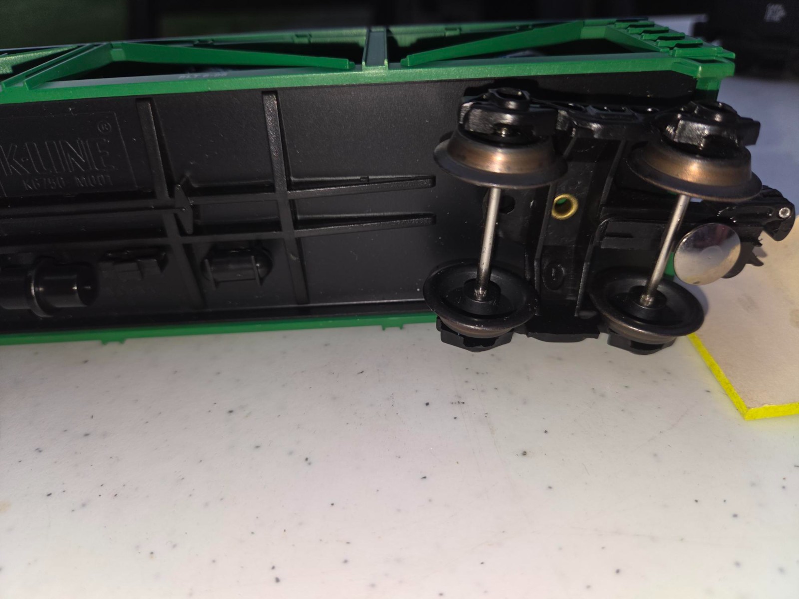 LIONEL, INSIDE TRACK VLASSIC PICKLE VAT CAR, EXCELLENT CONDITION SEE PHOTOS