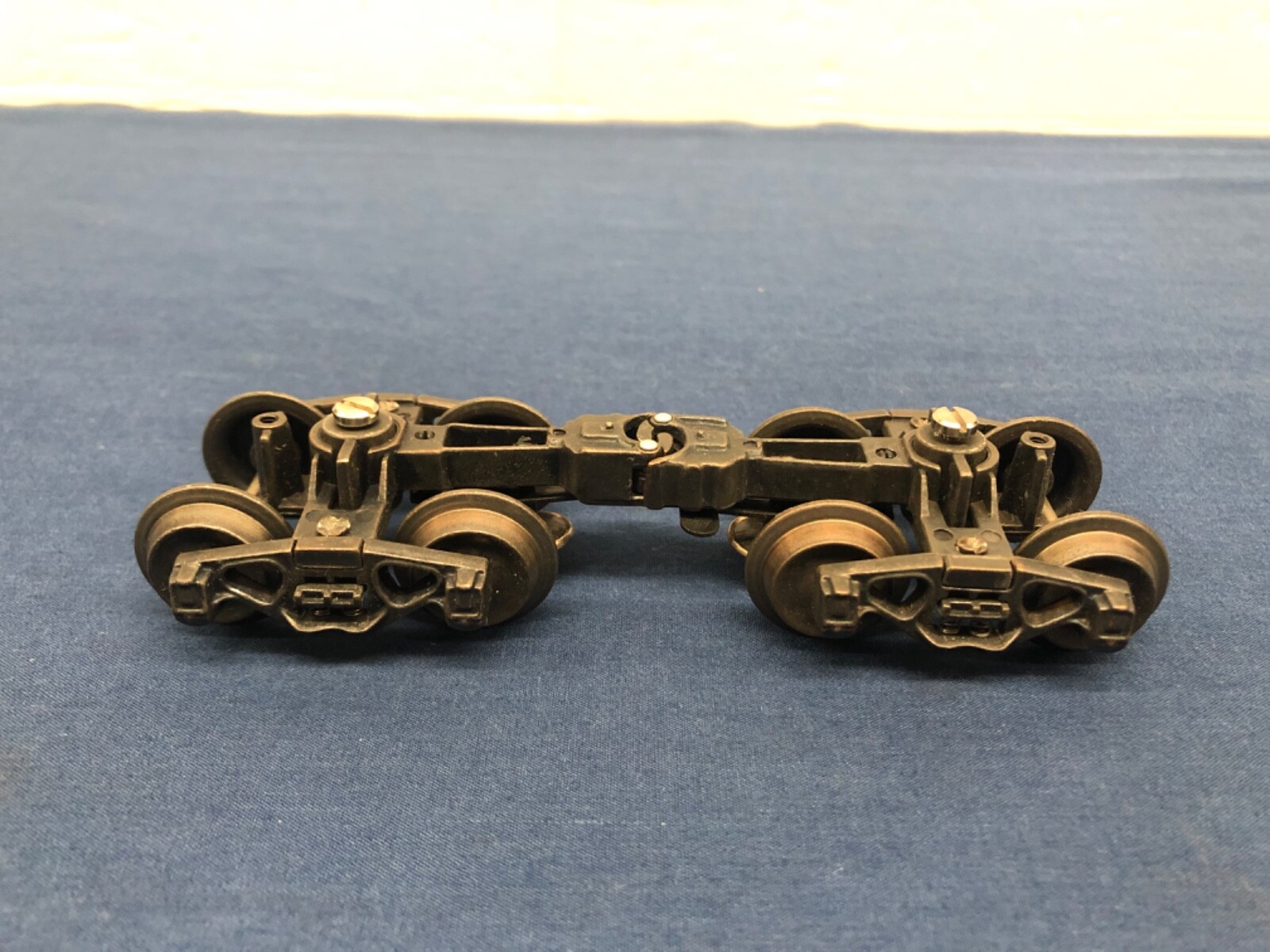 K-line Die-Cast 2 Sprung Black Trucks w/ Small Screw (Pair of 2) K5001
