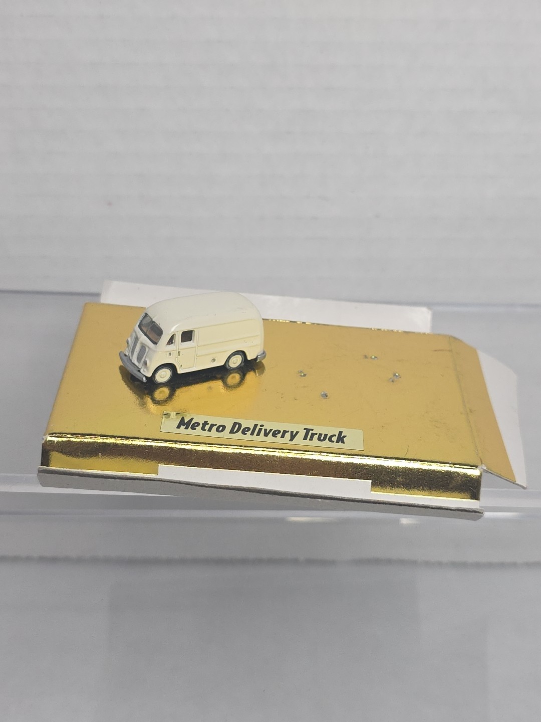CMW Mini Metals N Scale 1:160 Metro Delivery Van Truck Unused