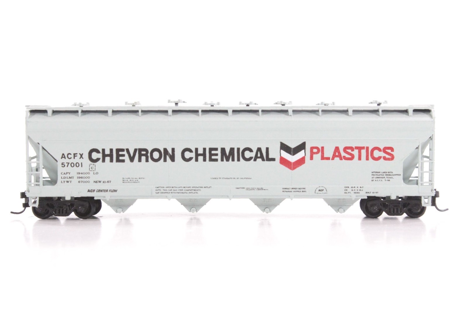 HO Athearn Chevron Plastics / ACFX 54ft ACF Centerflow Covered Hopper Good Cond