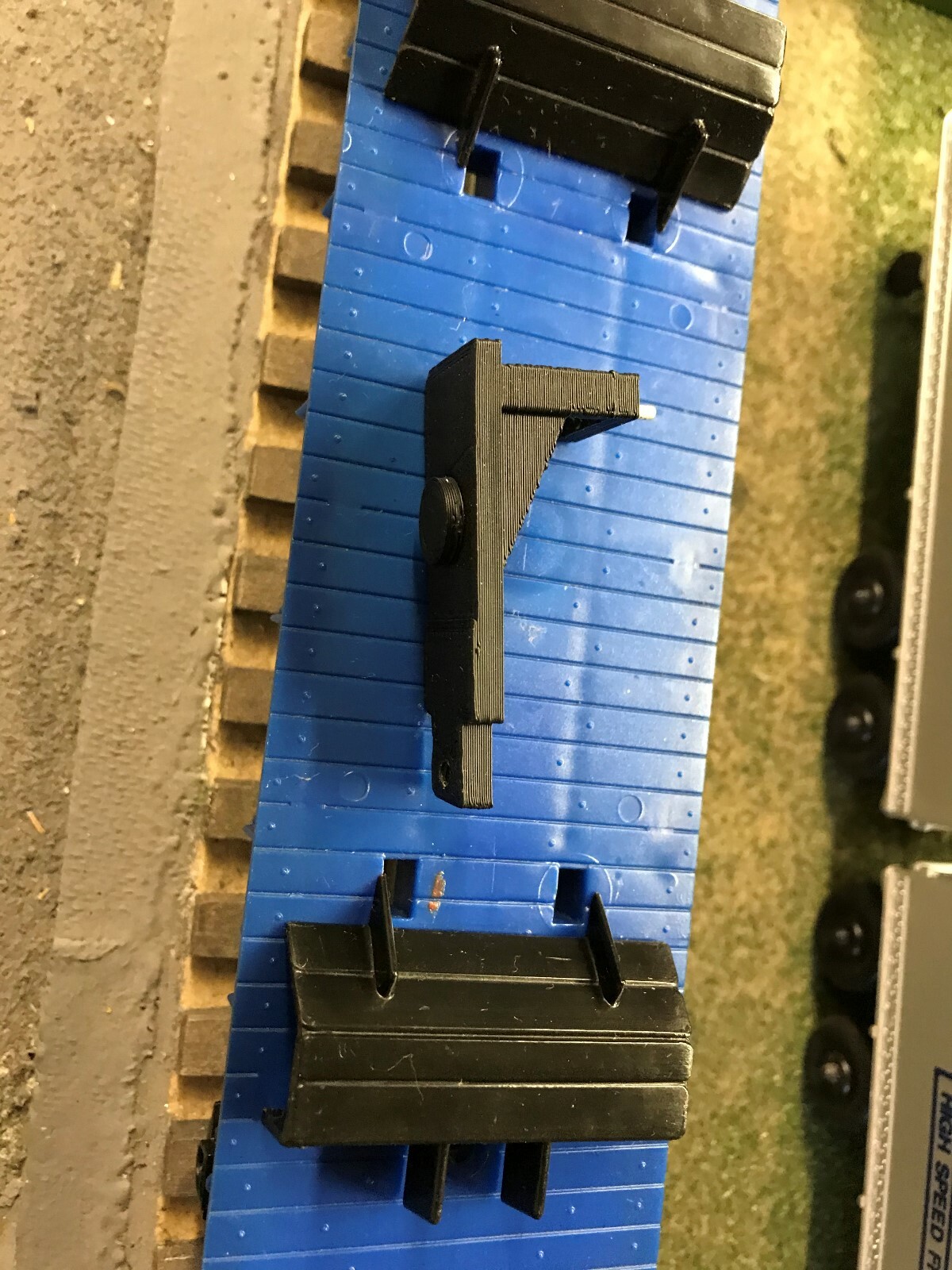 Lionel Piggyback Trailer Stand Kit for MPC/Modern