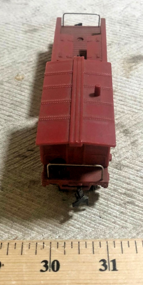 Marx HO 645 New Haven Tuscan red work caboose with toolboxes, fully intact!