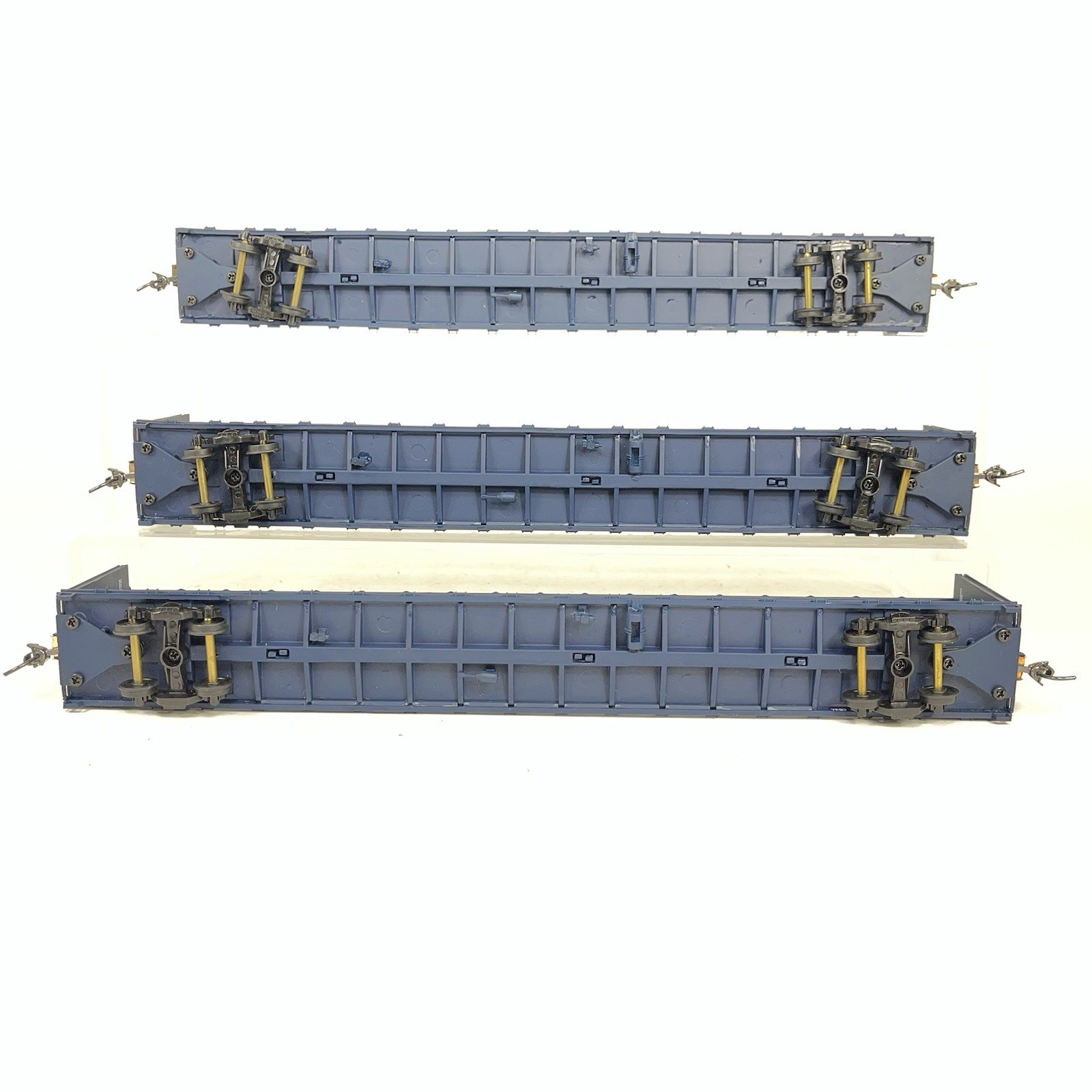 Walthers HO Plum Creek Standard CBRY 72’ Center Beam Flat Car 3 Pack