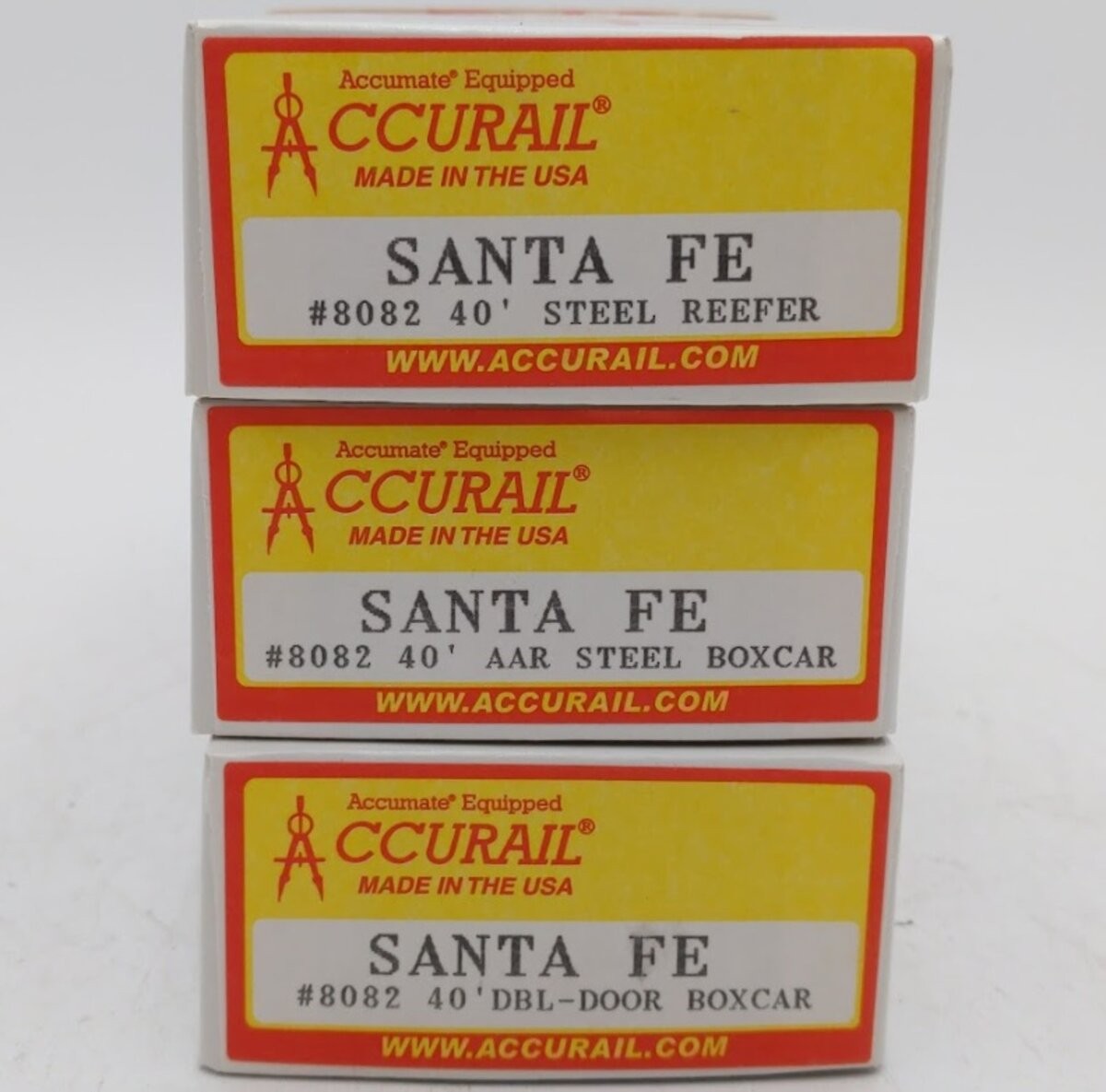 Accurail 8082 HO Santa Fe 40′ Steel Boxcar & Reefer Plastic Kit (Set of 3)