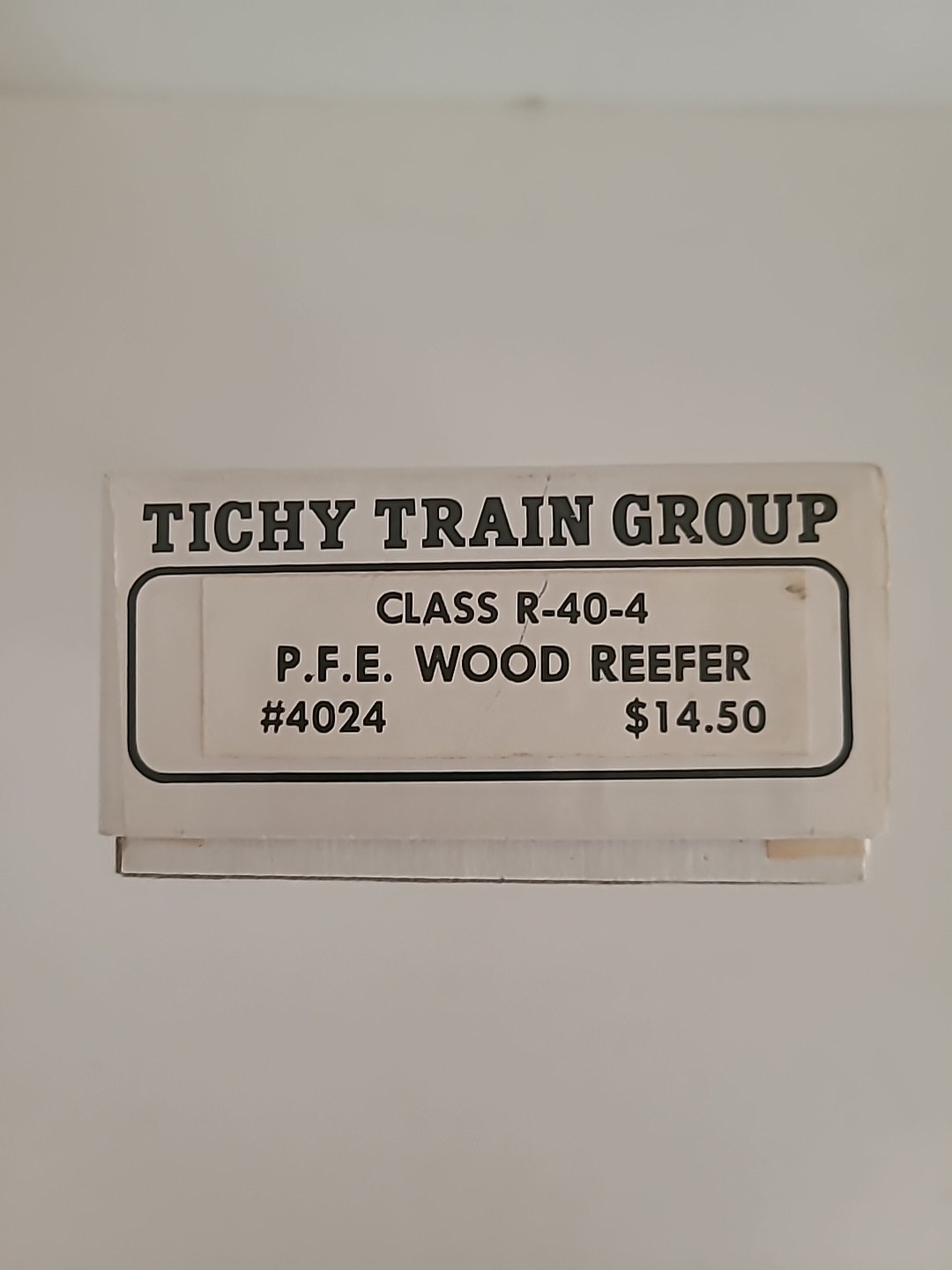 HO Tichy Train Group #4024 Class R-40-4 P.F.E Wood Reefer Kit