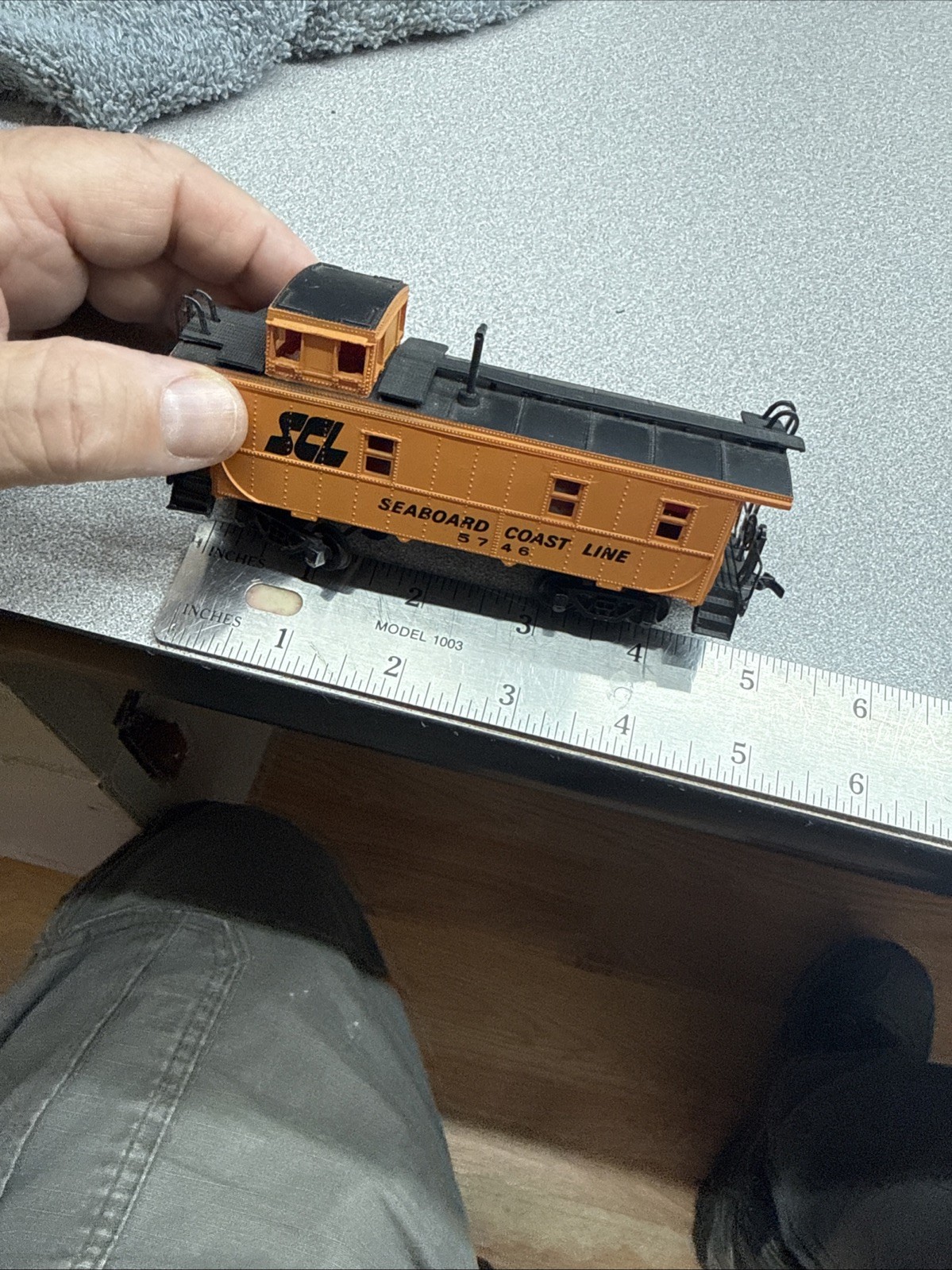 Seaboard Coast Line Offset Caboose Orange And Black Ho Bachmann