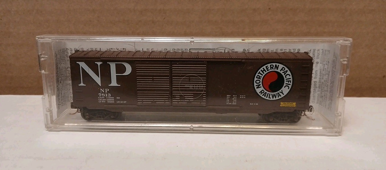 37050 NP 7813 Northern Pacific Rail n-scale 50′ Standard Box Car Double Door