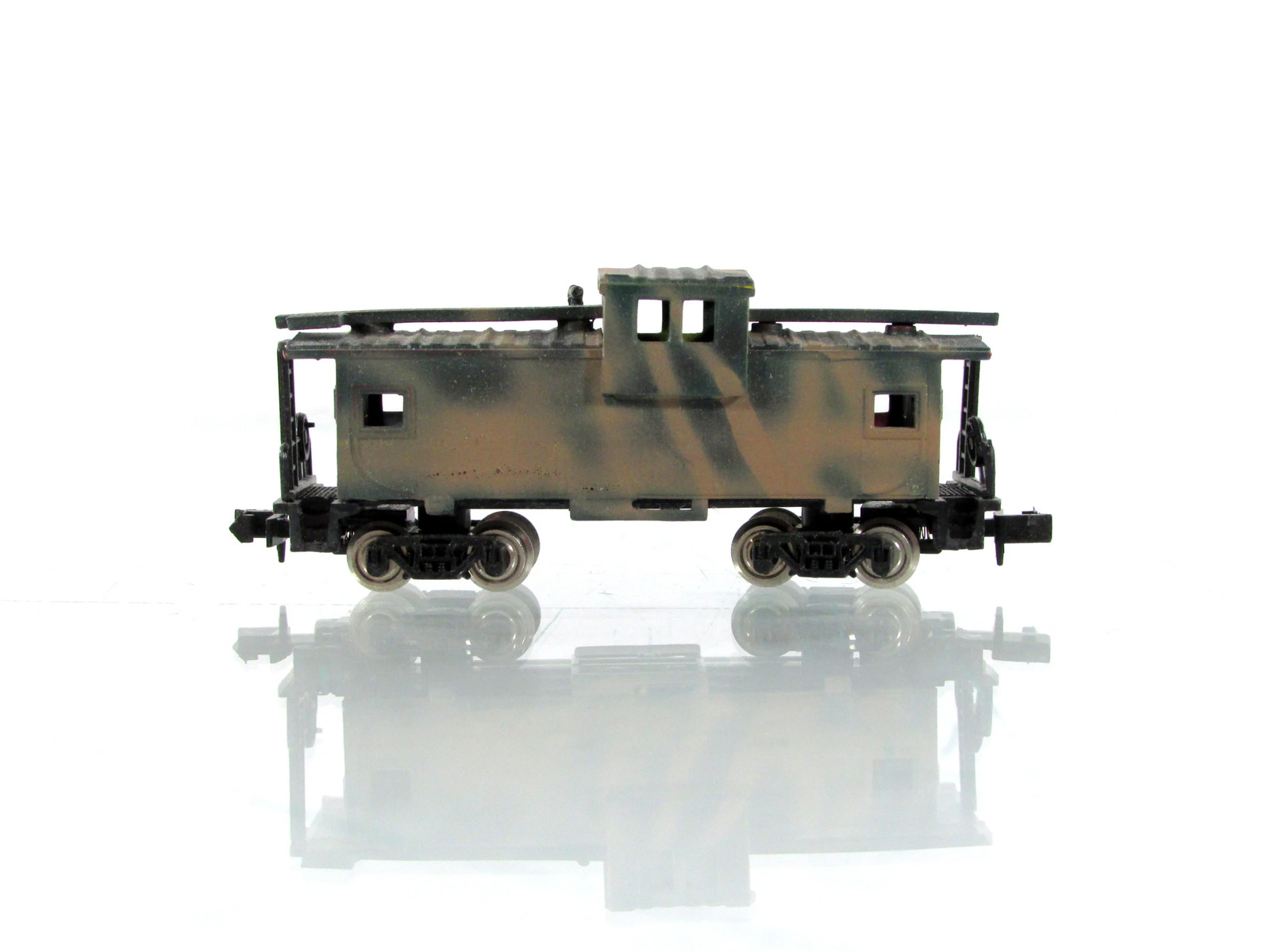 N Scale **United States Army** Custom Camouflage 36′ Cupola Caboose – Bachmann