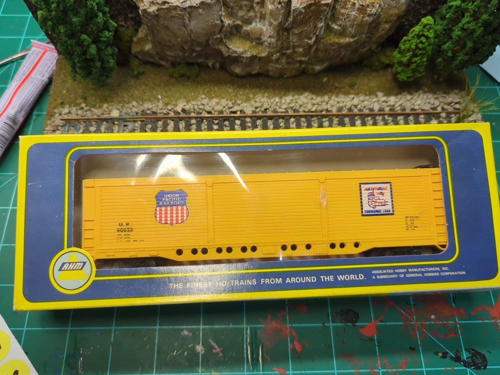#60 ho Union Pacific freight car horn hook couplers brand new in the box