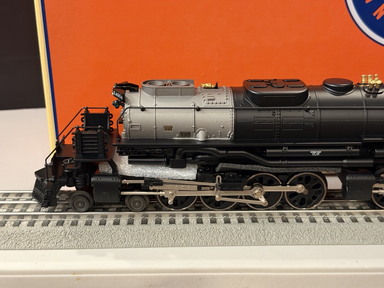 Lionel 1922010 Big Boy Union Pacific 5-Car Sherman Hill Set – Lionchief Plus 2.0