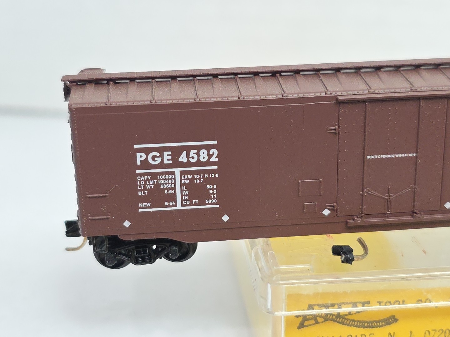 MTL 32260 Pacific Great Eastern PGE 4582 50′ Boxcar Micro Trains N Wrong Box