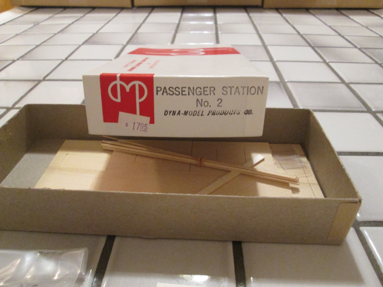 DYNA-MODEL PRODUCTS PASSENGER STATION WOOD/METAL BUILDING KIT HO SCALE