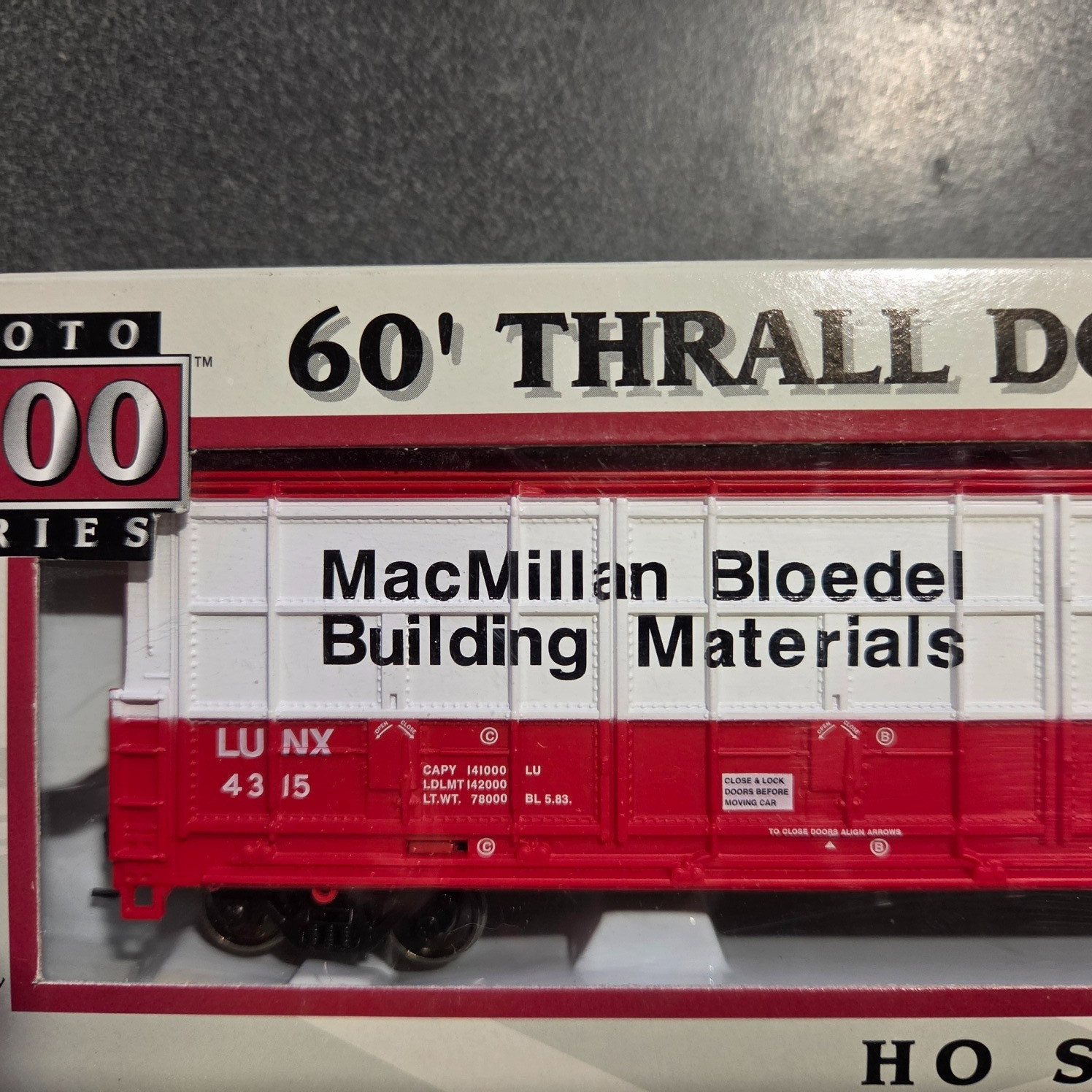 PROTO 1000 60′ THRALL DOOR BOX CAR – 2 Cars Available – MacMillan Bloedel – NIB