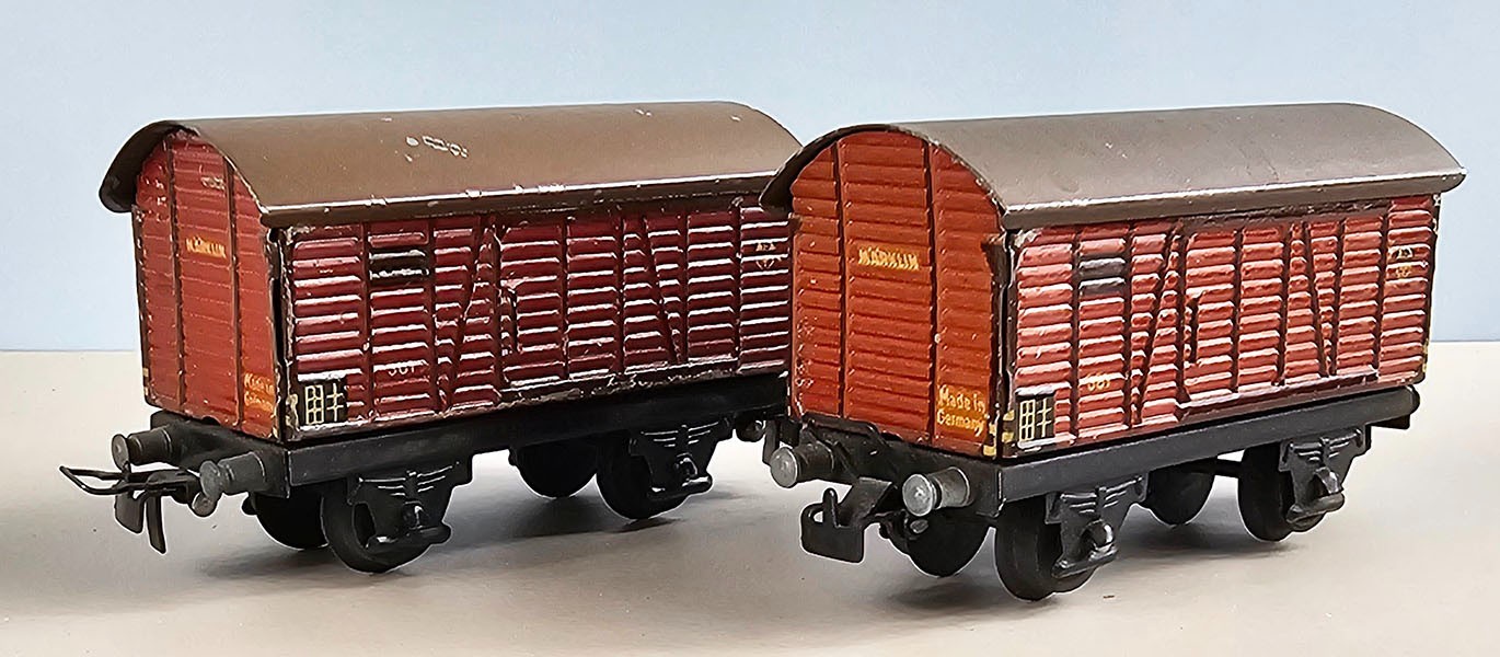 Marklin HO #381 (2) Covered Freight 2-axle wagons / boxcars Vintage 1950’s Rare