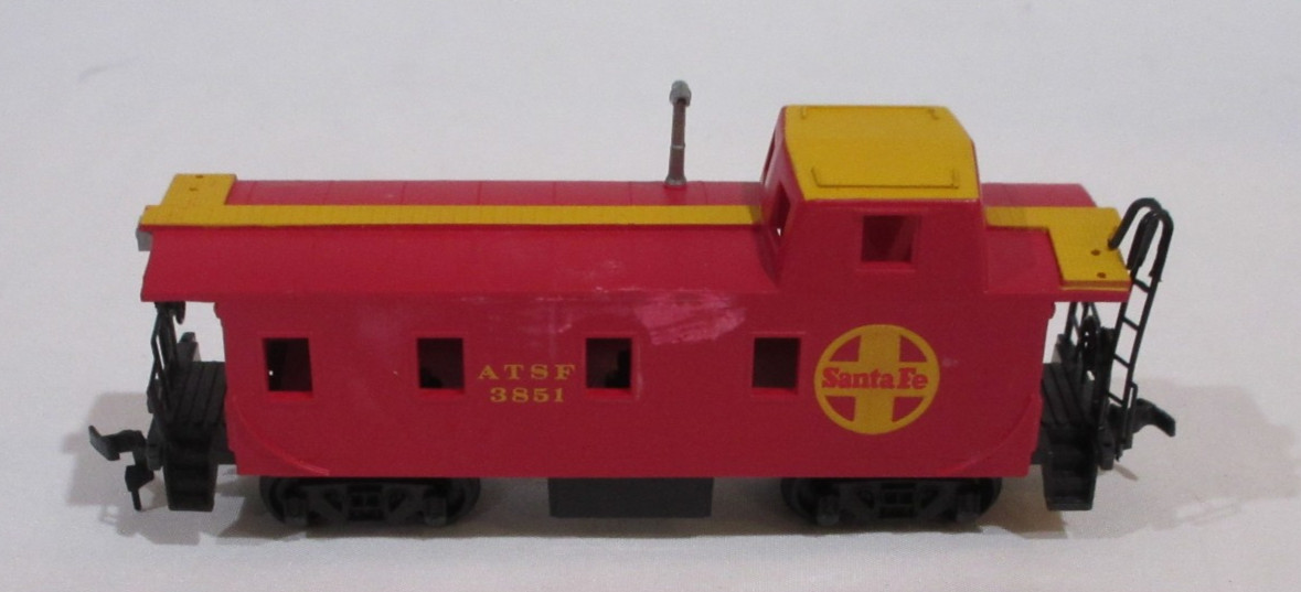 Bachmann Santa Fe ATSF 3851 Red/Yellow Plastic 6″ long Train car