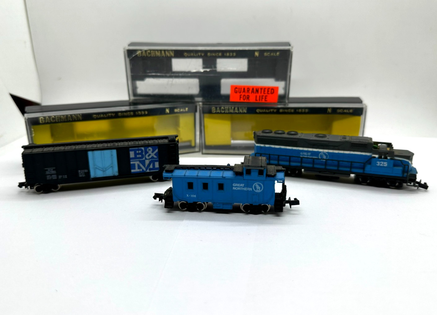 VTG Bachmann N Scale 325 Great Northern Railroad X-106 & 74750 LOCOMOTIVE (READ)