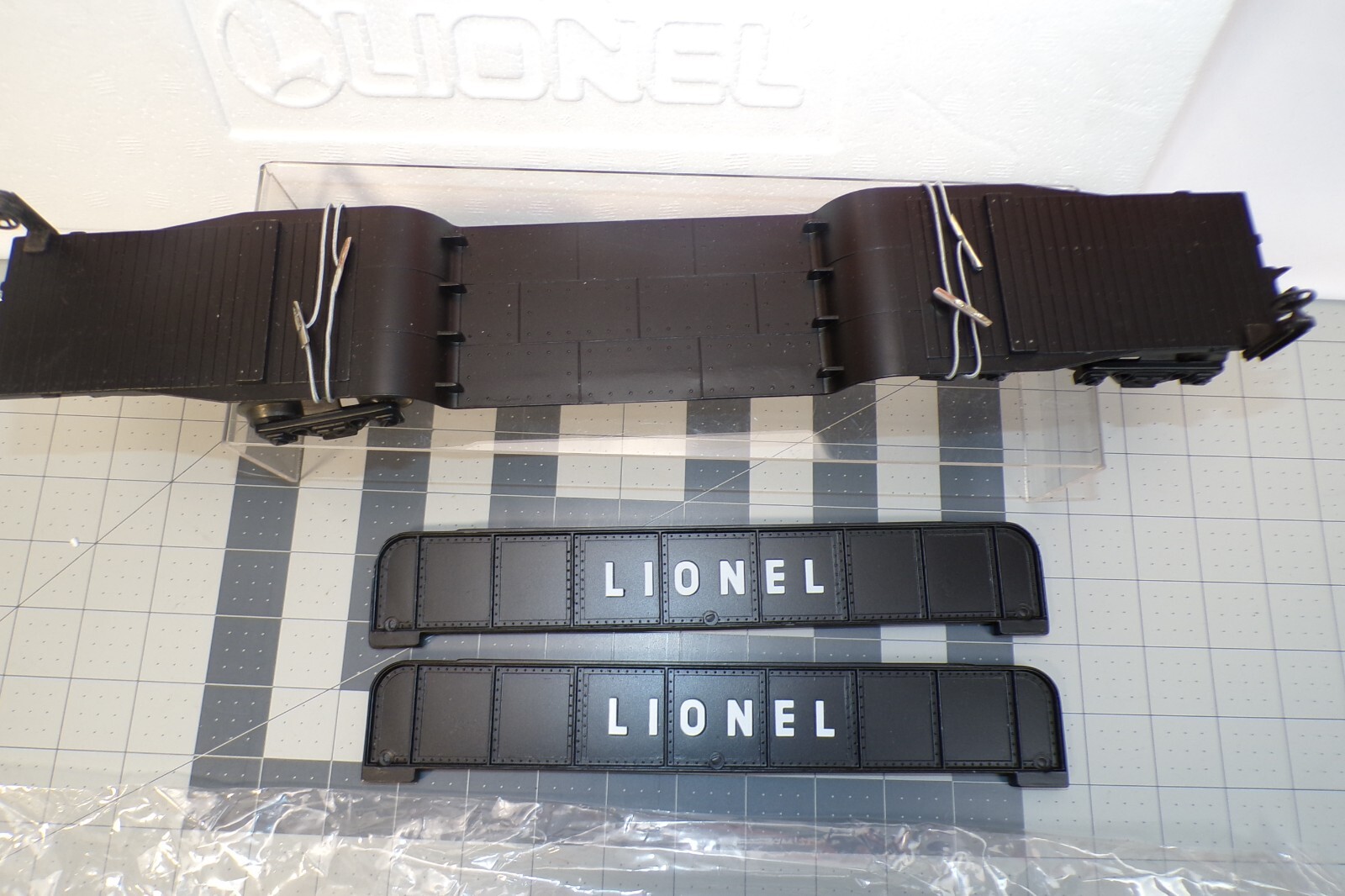 LIONEL 16 Wheel Depressed Flatcar w/ Steel Load 6-26971 Complete