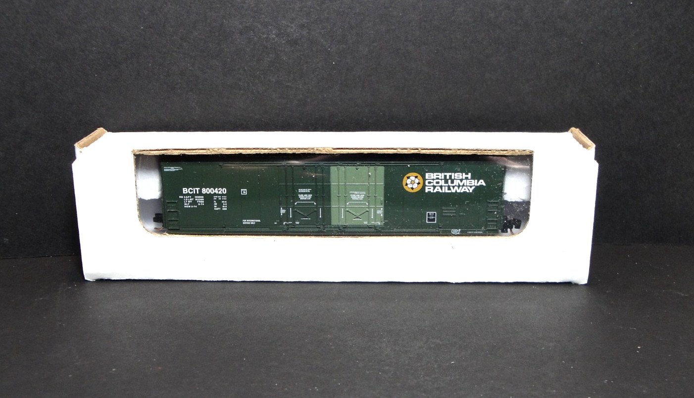 N Scale Atlas British Columbia Railway 50′ double door box car # 800420