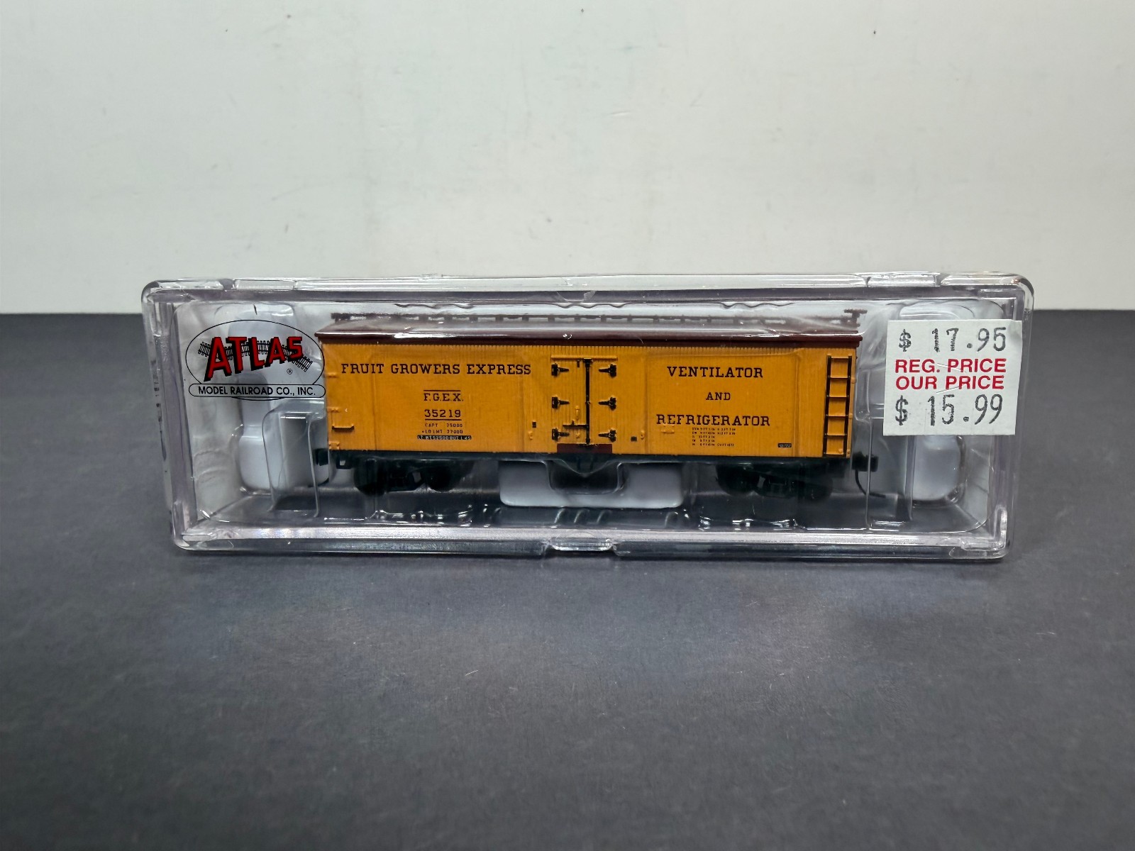 Atlas N Scale Train 41498 Reefer Car FRUIT GROWERS EXPRESS FGEX 35219