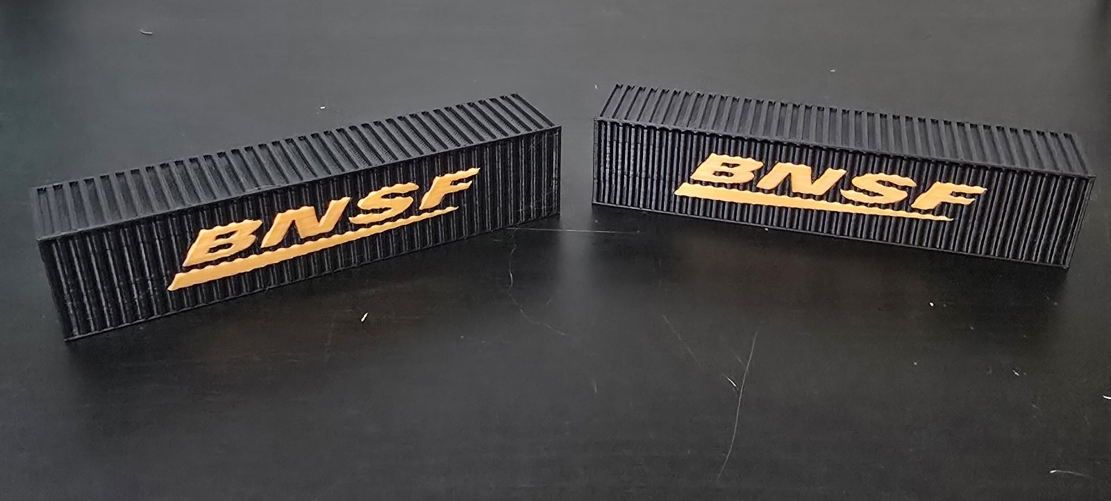 HO 40 BNSF Two Pack Shipping Containers Freight Load/Diorama Display FREE SHIP