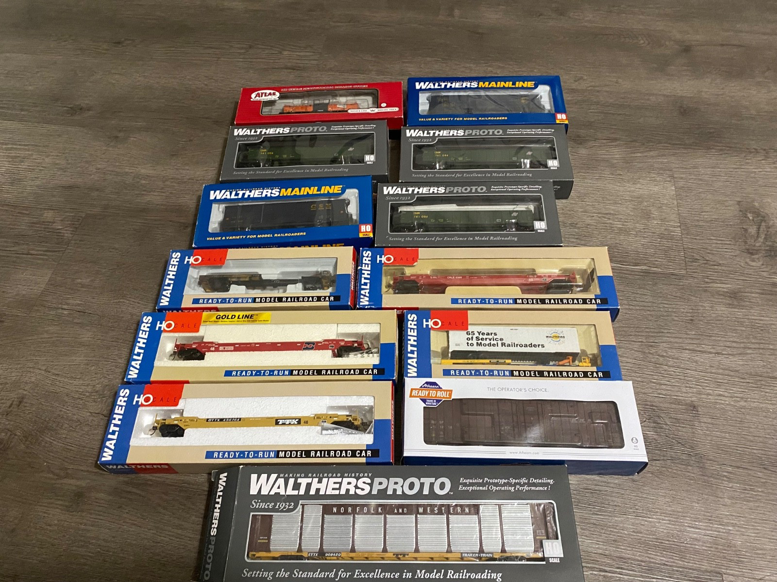 HO Scale train lot-Walthers Proto, Mainline, Gold Line, Athearn, Atlas 13 pieces