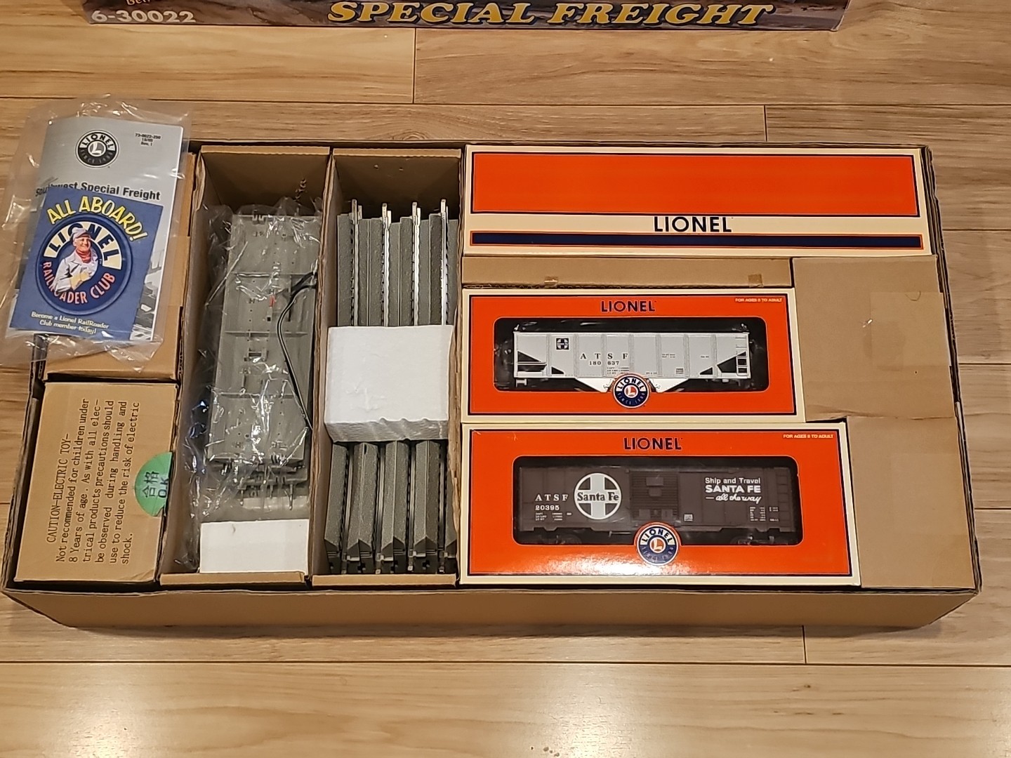 2006 LIONEL TRAIN SET SOUTHWEST SPESIAL FREIGHT 6-30022
