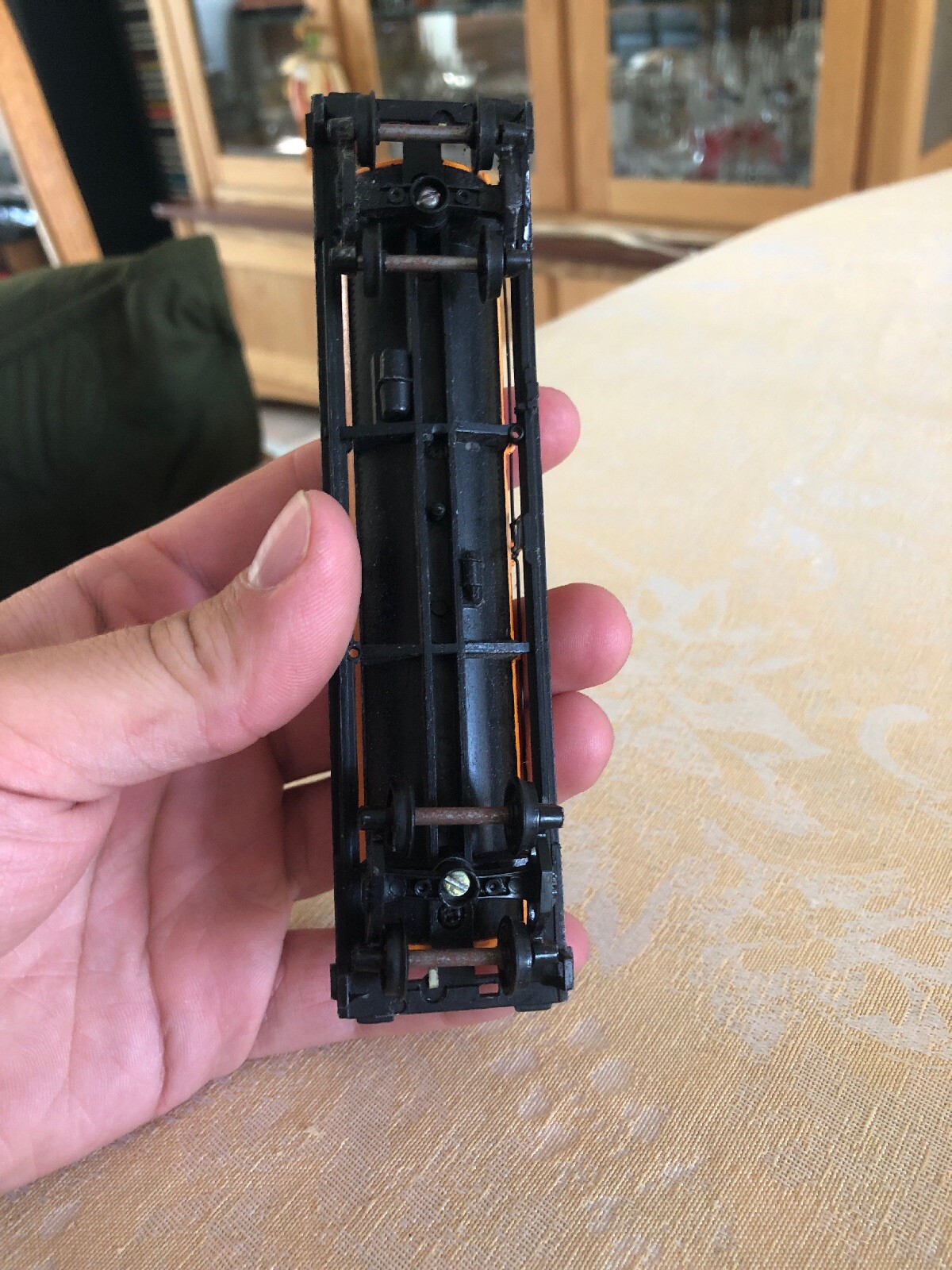 HO Scale SHELL S.C.C.X.1260 TANKER CAR