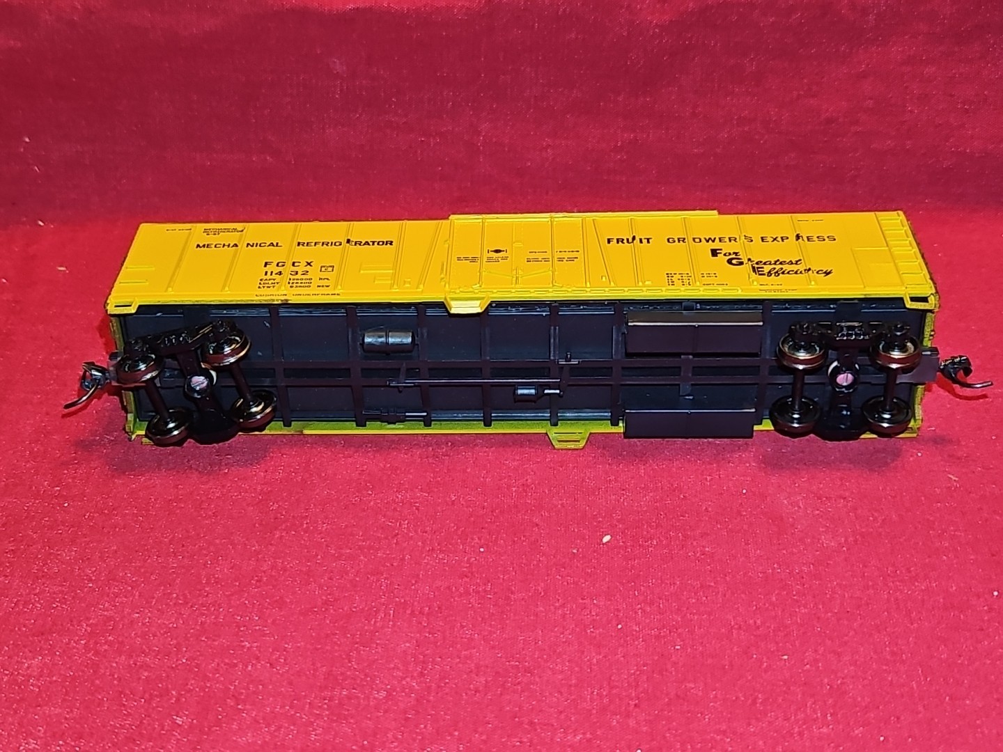 HO Fruit Growers Express FGCX Refrigerator Car # 11432