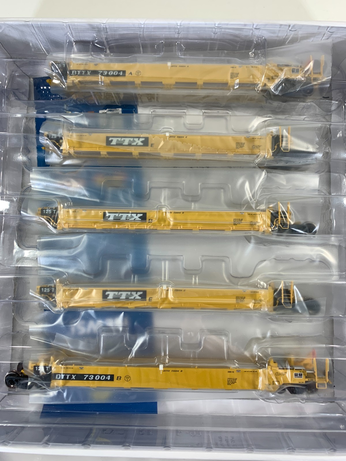 Athearn HO ATH95041 Maxi Well Cars TTX#73004 – 5 pack