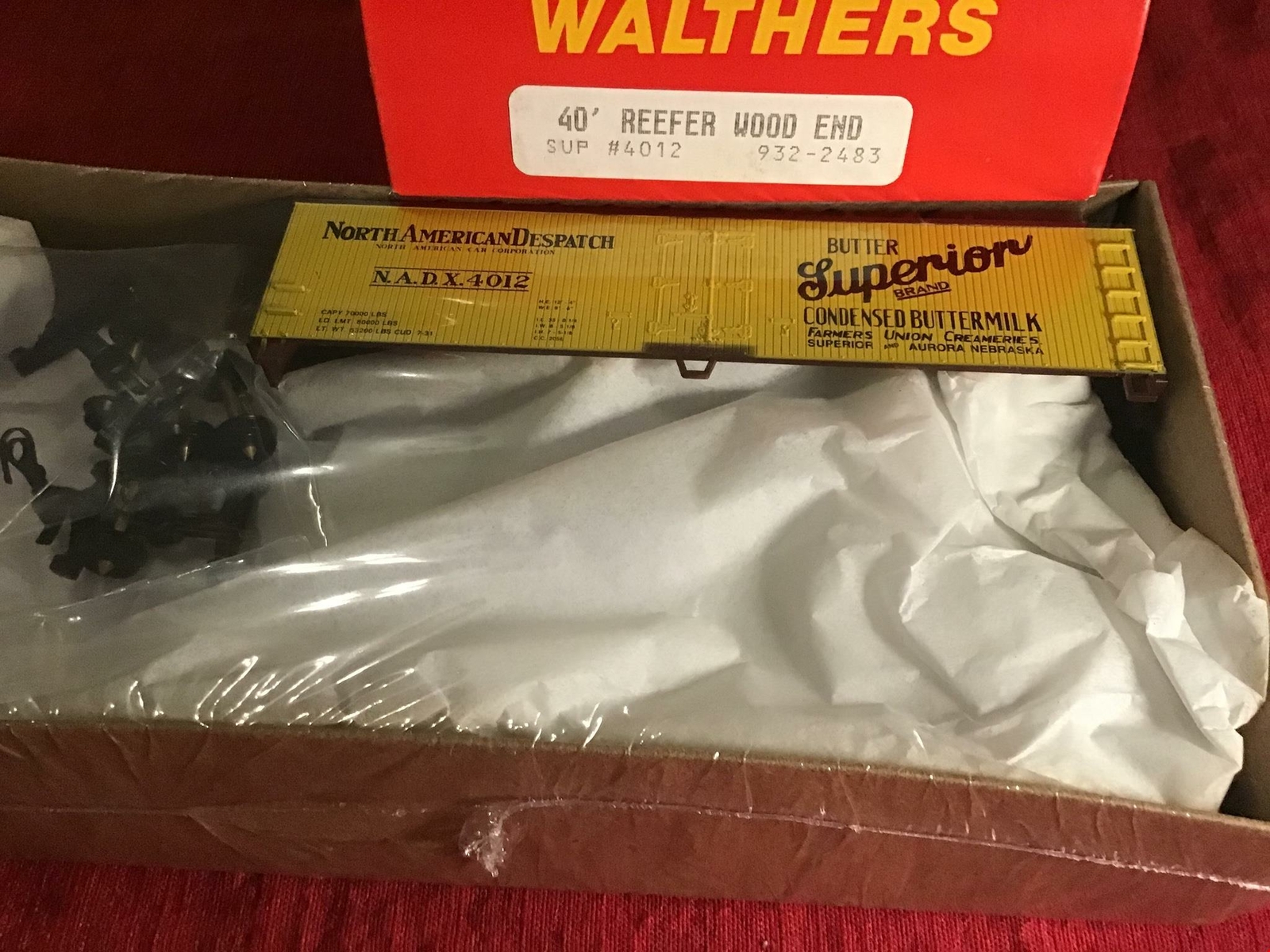 WALTHERS HO-SCALE 40’ SUPERIOR BUTTER REEFER KIT #932-2483 ROAD #4012 BRAND NEW!