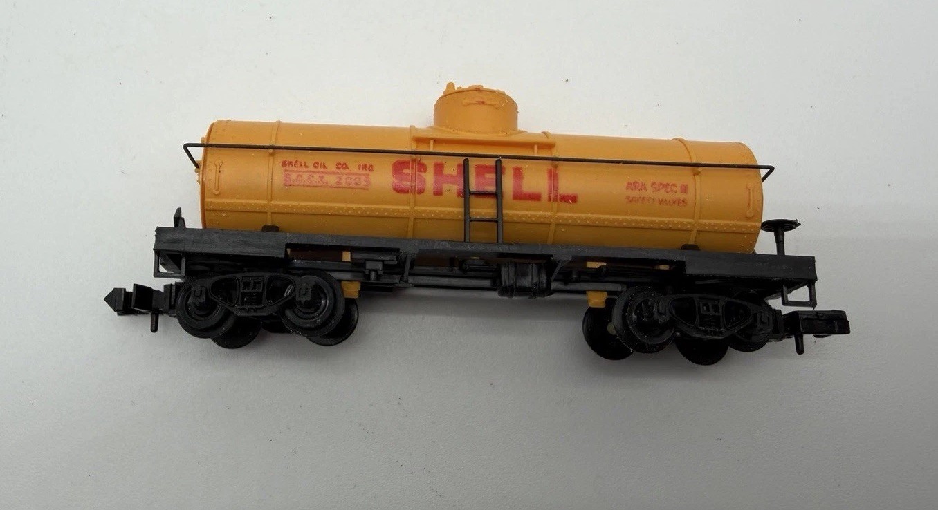 Shell S.C.C.X. 2005 N Scale Dome Shell Oil Tank
