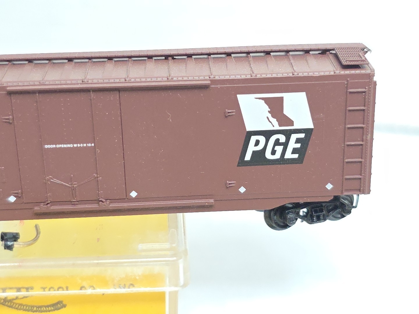 MTL 32260 Pacific Great Eastern PGE 4582 50′ Boxcar Micro Trains N Wrong Box